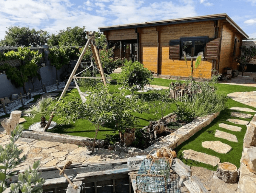 Casa em madeira com jardim privado Peniche portugal accommodaties