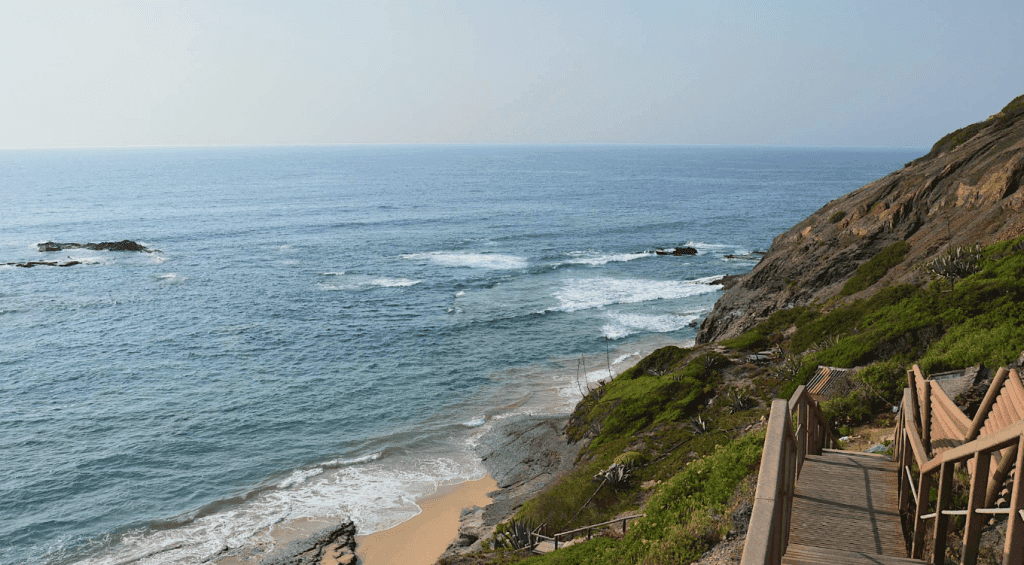 Praia da Carriagem aljezur portugal praia da arrifana
