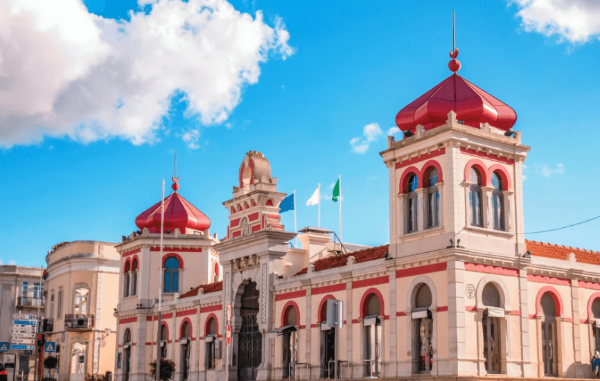 Van de kust van de Algarve: dagtocht met de bus naar de markt van Loule