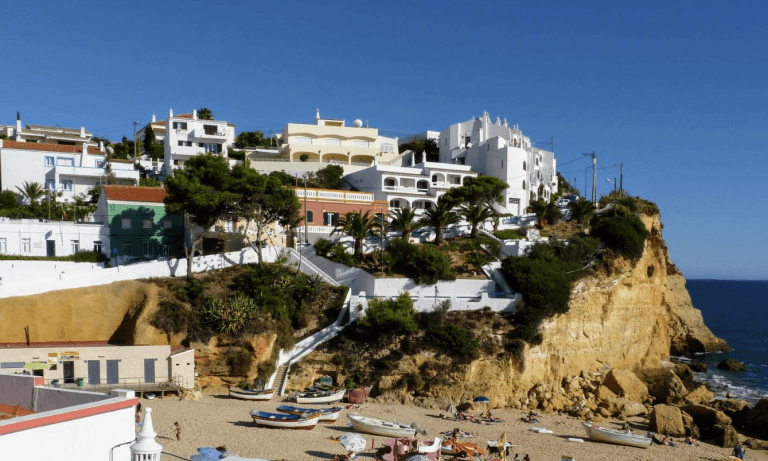 Winkels in Carvoeiro: de leukste kleinschalige winkeltjes voor souvenirs en cadeaus (2026)